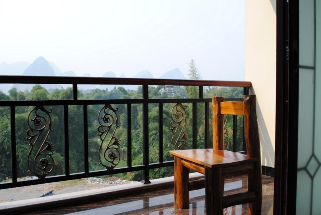 Yangshuo River Valley Resort Hotel Exterior photo