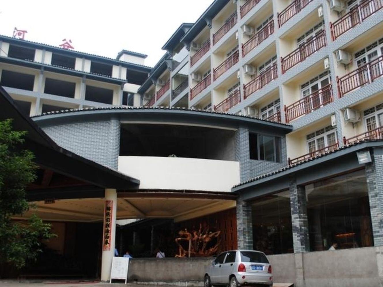Yangshuo River Valley Resort Hotel Exterior photo