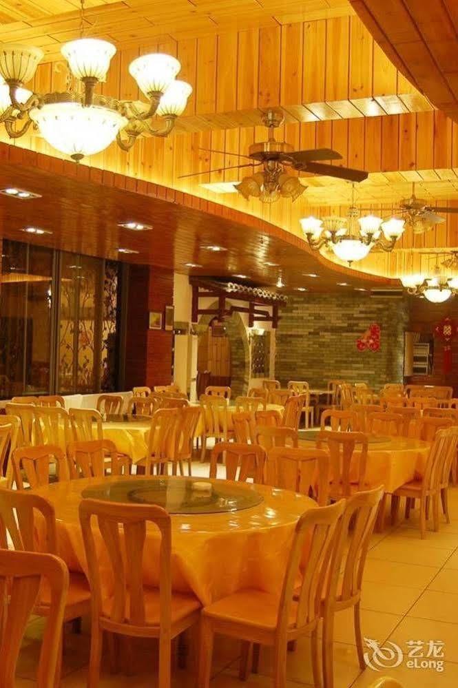 Yangshuo River Valley Resort Hotel Exterior photo